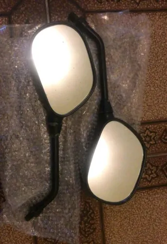 Vendo um par de retrovisor da CB 500 f Original 150 meu ZAP *