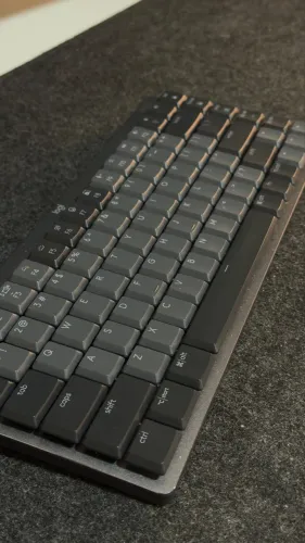 Logitech MX Mechanical Mini em excelente estado
