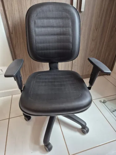CADEIRA EXECUTIVA GIRATÓRIA