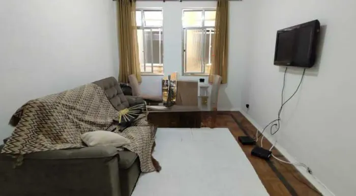 Apartamento - / Residencial / Catete
