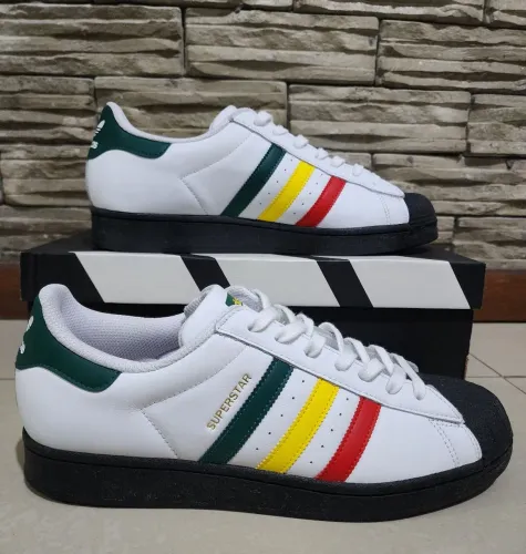 Tênis Adidas Superstar tamanho 43