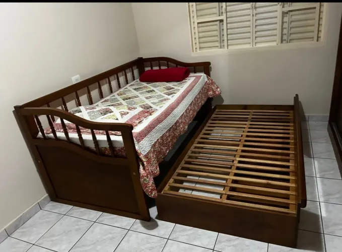 Bicama de Madeira Maciça Impecável + Colchão de Molas - R$ 1.000