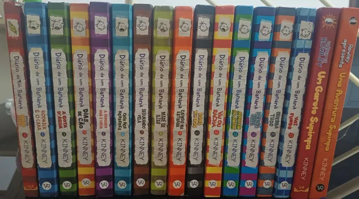 Coleção Diário de um Banana - 17 livros em ótimo estado (aceito negociação de preço)