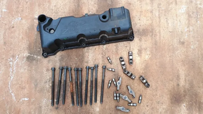 Tampa cabeçote com parafusos e tucho Ford motor Zetec Rocan