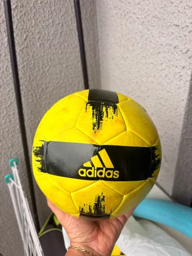 Bola de Volei nova Adidas