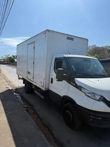 IVECO DAILY 65-170 3/4 BAÚ CHAPEADO 2022/2023