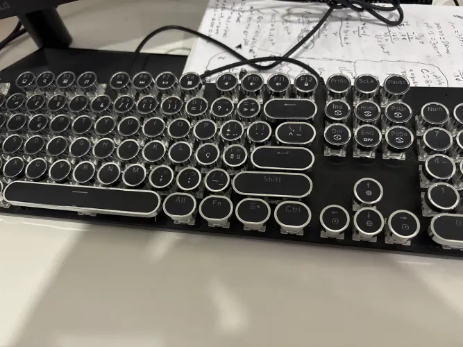 Teclado gamer mecânico, com RGB