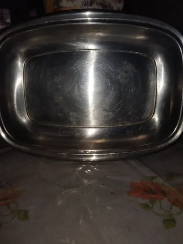 Bandeja inox pequena para servir comida