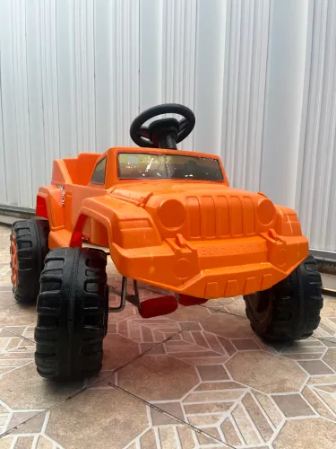 Jipe infantil com pedal