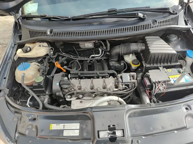 Volkswagen Fox 1.6 MI I Motion Total Flex 8V 5P 2014