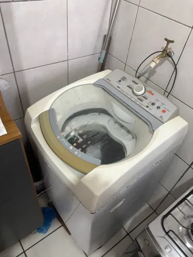 MÁQUINA DE LAVAR QUEBRADA 