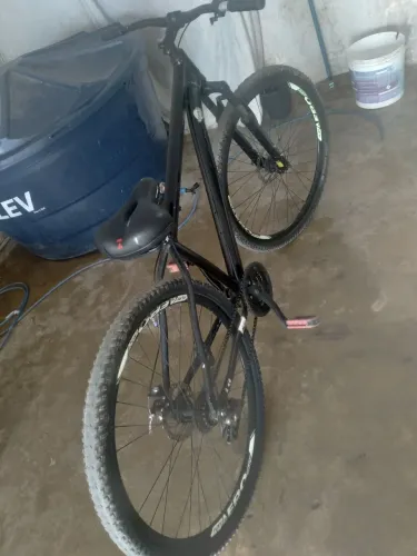 Bike DROPP ótimo estado, com raios FLAY AERO, cor verde com alguns defeitos baratos 