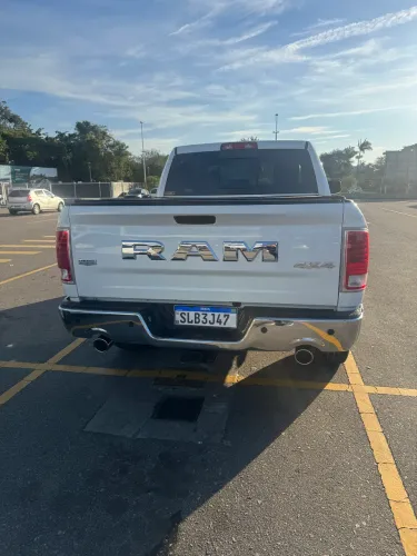 Ram Classic Laramie 5.7 V8 16V Gasolina 4X4 Aut. 2023