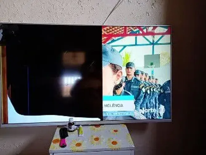 Vendo tv com avaria