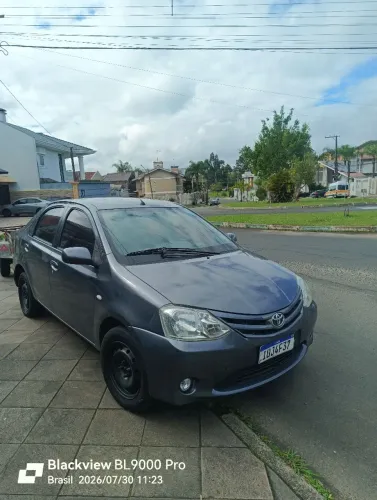 Toyota Etios XLS Sedan 1.5 Flex 16V 4P Mec. 2013