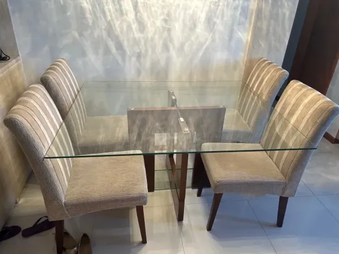 Mesa de Jantar com 4 cadeiras