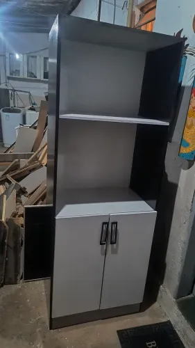ARMÁRIO PARA FORNO E MICROONDAS PRETO E BRANCO