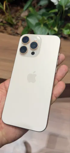 iPhone 16 Pro Max 256GB - Titânio Deserto (Dourado)