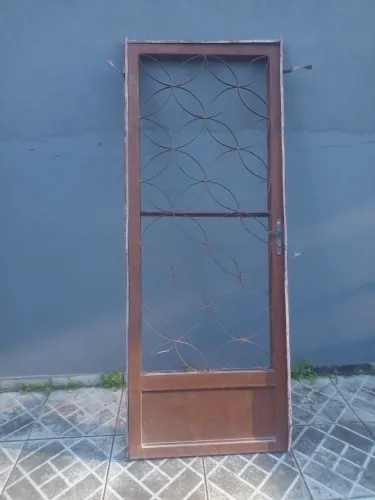 Porta de ferro ( no estado)
