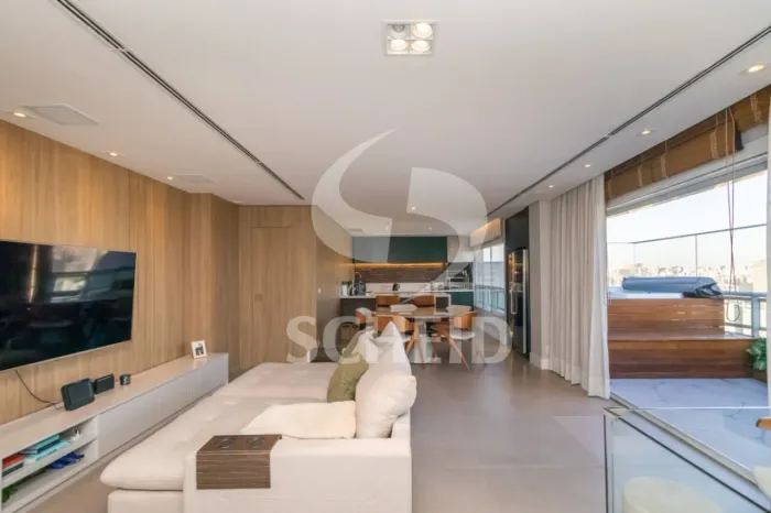 Cobertura á Venda em Pinheiros com 198m², 3 quartos sendo 1 suíte, 2 vagas.