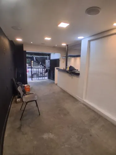 Casa comercial para locação com 70m², 2 andares