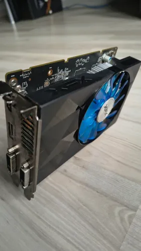 Placa de Vídeo Radeon R7 360