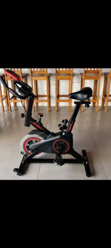 Bicicleta Spinning Ergométrica Mecânica Vermelha e Preta - Excelente Estado + Colchonete