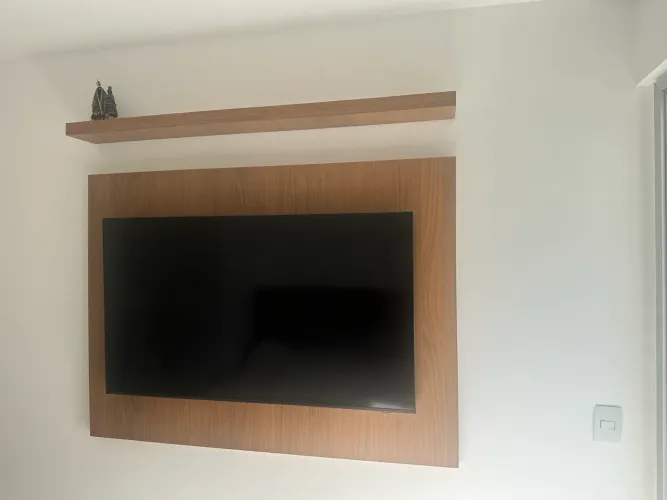 Painel de TV Madeira 