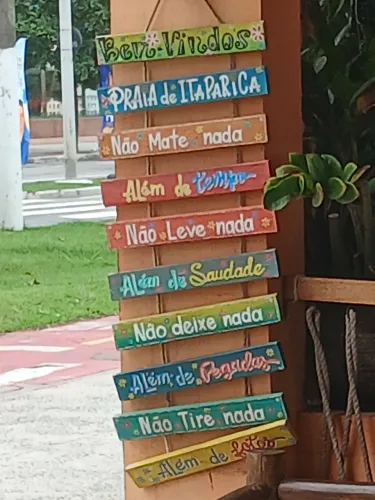 Barmem e auxiliar de cozinha.