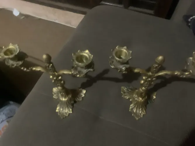 Par de castiçais de bronze antigos