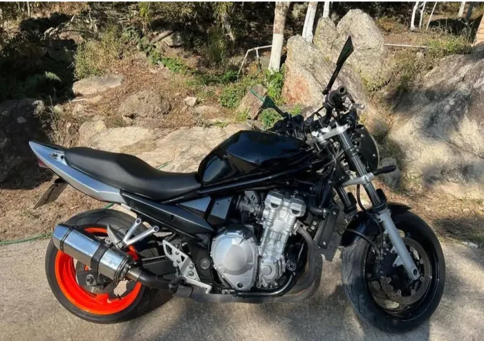 Gsx 2010 muito consevada