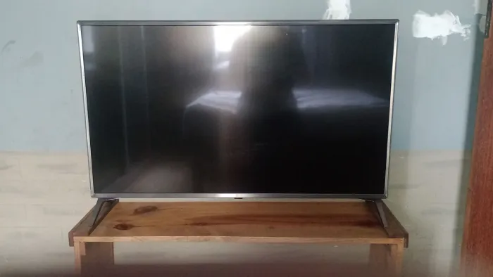 Tv 4K Ultra HD LG 43 com Defeito (Tela Azul)