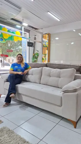 Sofa fixo 2.20M com molas estrutura e pés madeira maciça. 