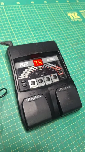 Pedaleira digitech rp70