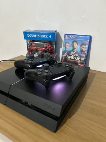 PlayStation 4 Completo + 3 Controles (1 Personalizado) + FIFA 19