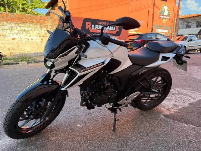 Fazer 250