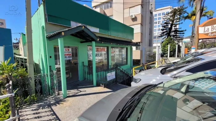 Loja na Trindade super localizada