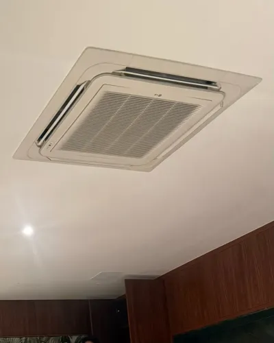 Ar-condicionado de teto cassete LG 25.000 BTU