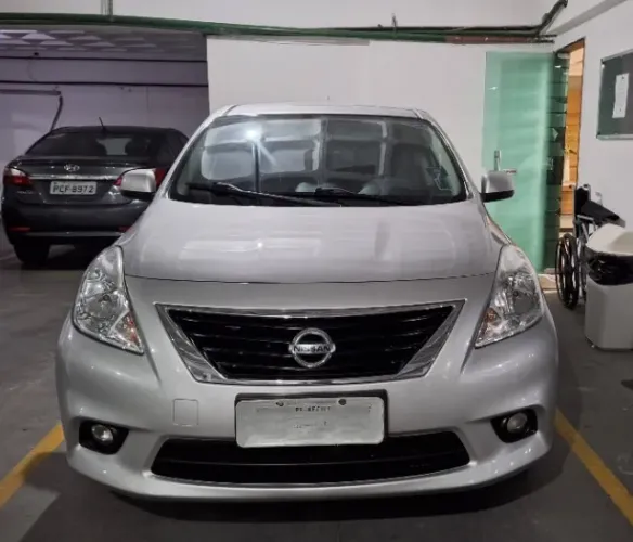 Nissan Versa SL 1.6 16V Flex Fuel 4P Mec. 2013
