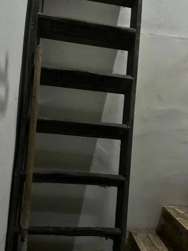 Escada de massaranduba