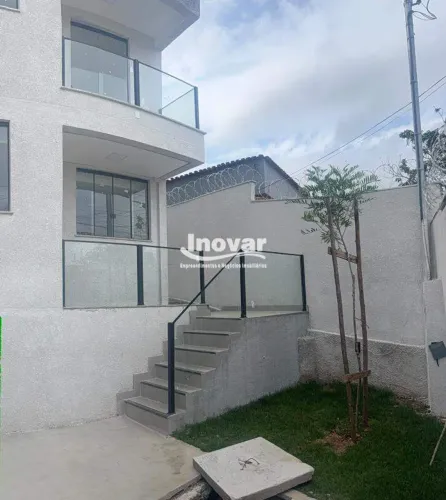 Casa Duplex de Alto Padrão à Venda no Bairro Letícia 3 Quartos, Suíte e Acabamento Premiu
