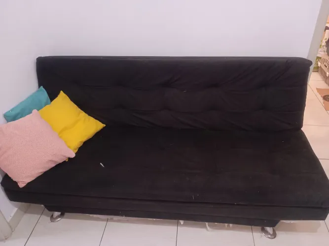 Sofá cama retrátil usado