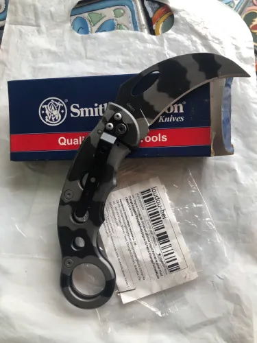 Karambit retrátil Smith & Wesson 