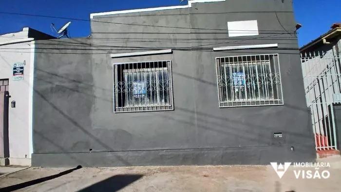 CASA PARA ALUGUEL COM 03 QUARTOS NO BAIRRO ESTADOS UNIDOS.