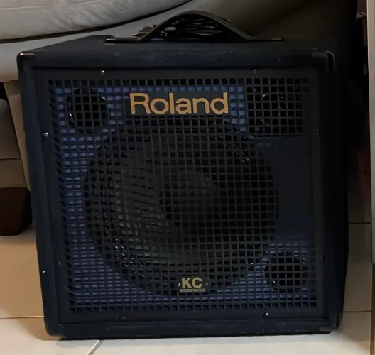 Cubo Amplificador Roland KC-350