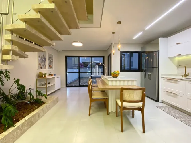 Casa Alto Padrão Mobiliada em Condomínio Fechado