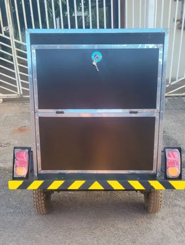 Vendo carretinha pra moto