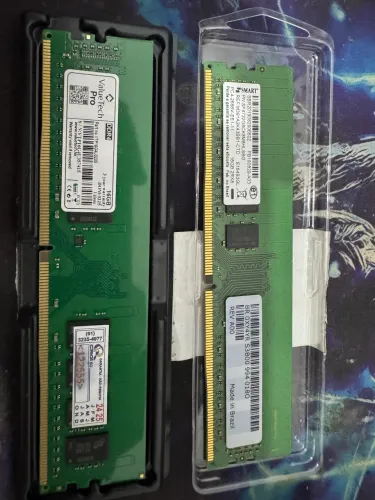 Duas memoriais de 16gb ddr4 de pc.