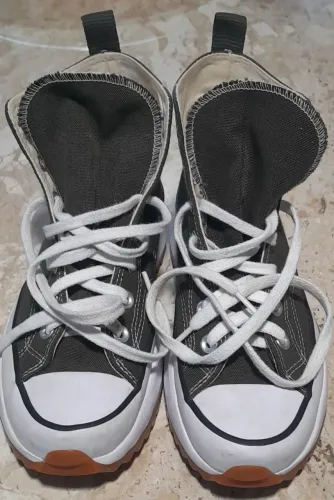 Tênis Converce All Star Chuck Taylor, verde musgo, tamanho 37, em excelente estado.