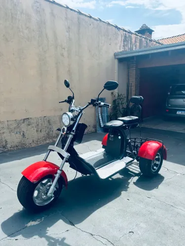 Triciclo elétrico
